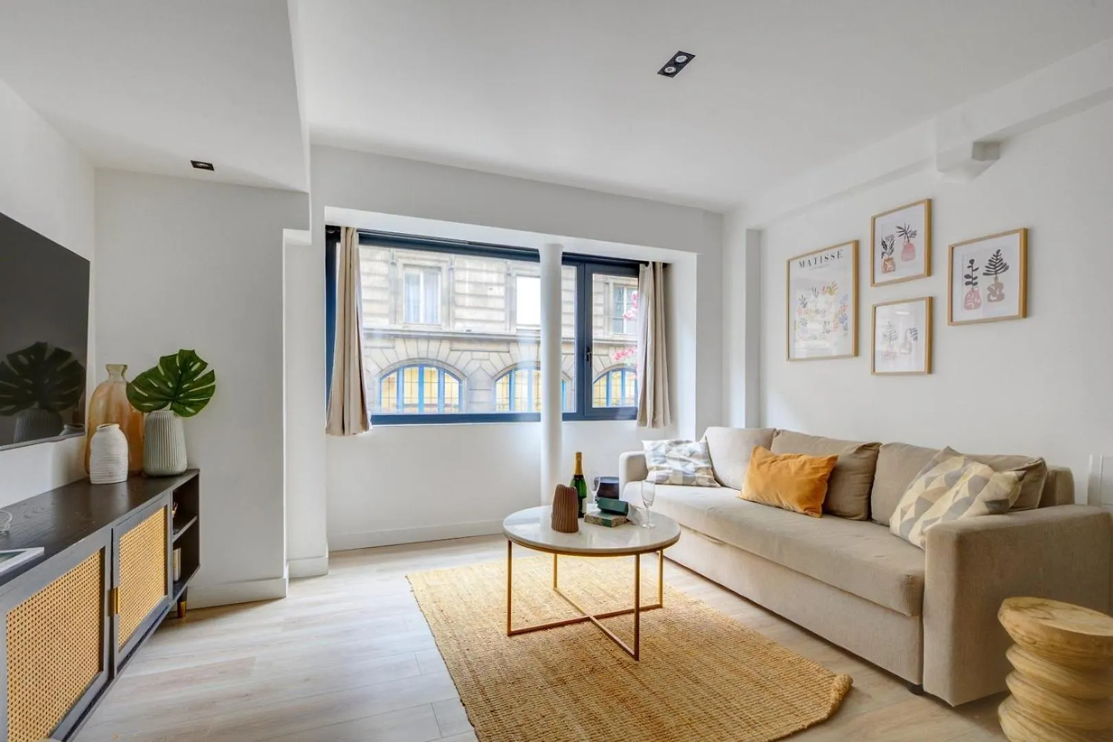 Bluestay 123 - Superb Apartment In Paris location