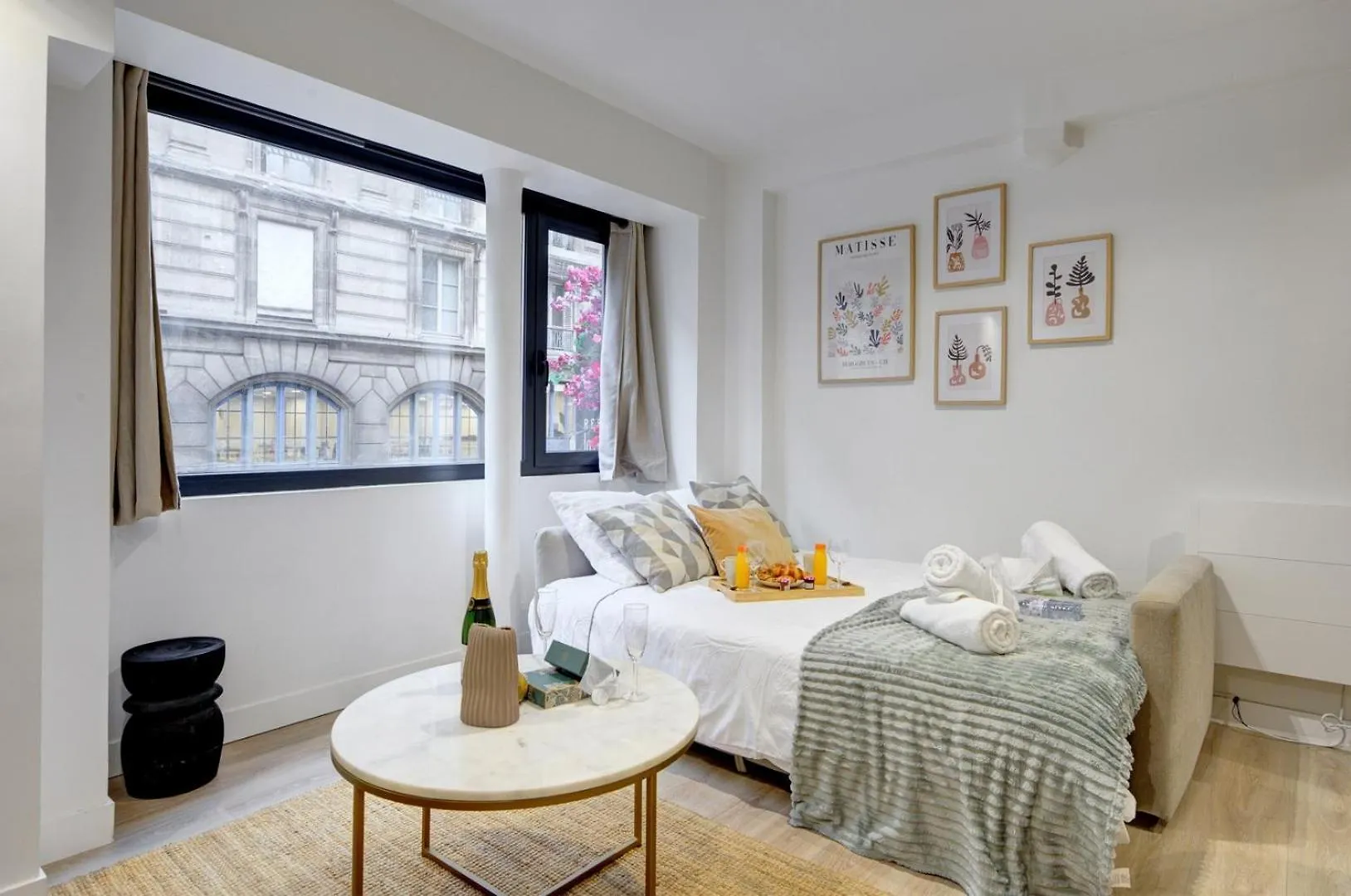 Bluestay 123 - Superb Apartment In Paris